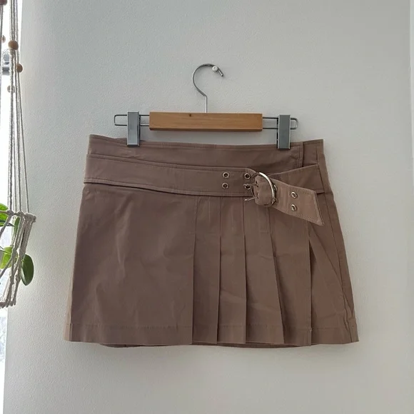 low rise asymmetrical skirt - Picture 3 of 4